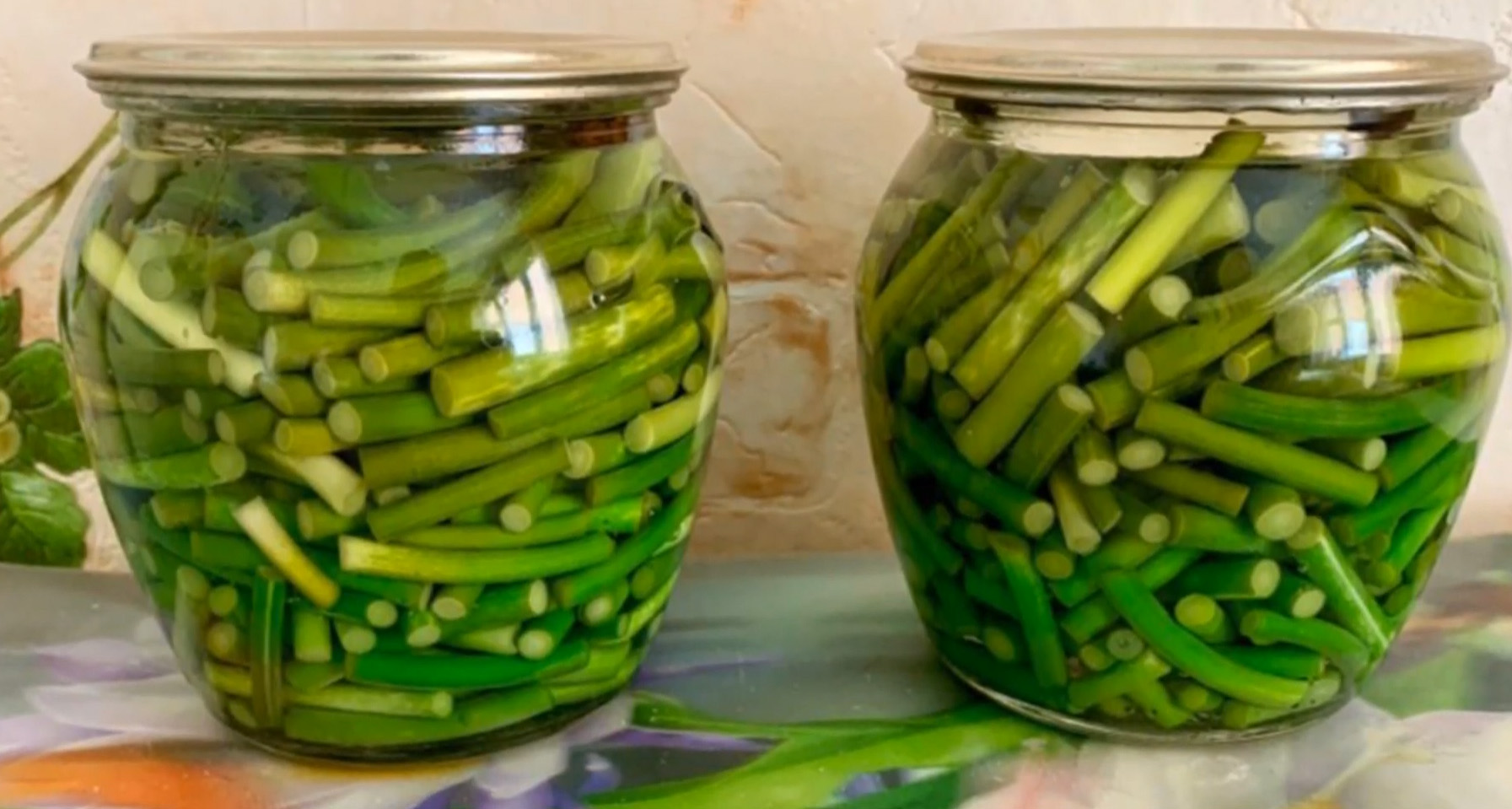 Стрелки чеснока маринованные